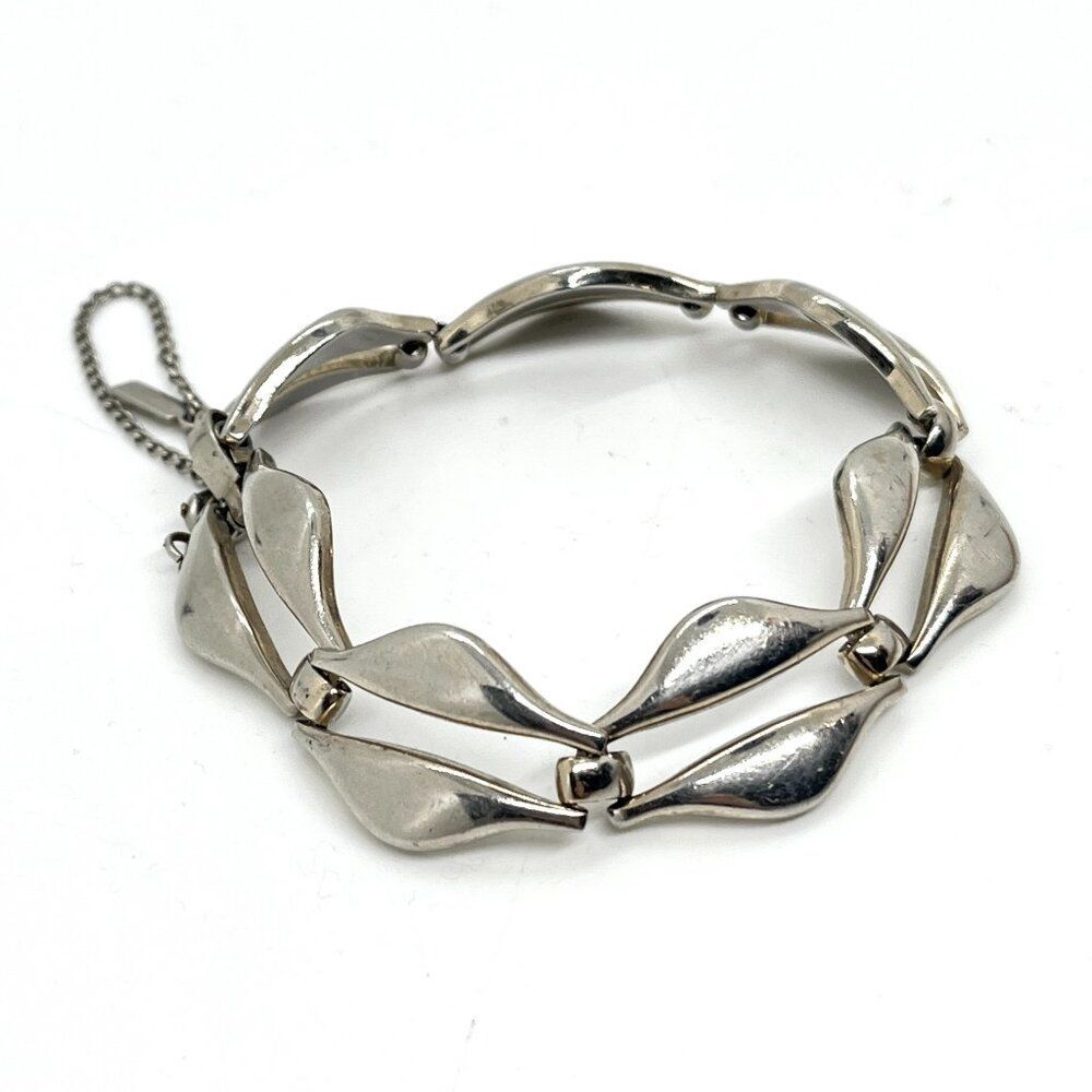 VINTAGE MONET BRACELET Silver Tone Modernist Open Link MCM Safety Chain